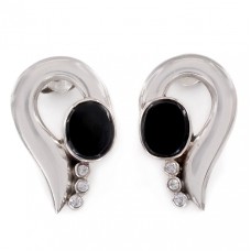 Cercei retromoderniști mexicani din argint decorați cu onix și cubic zirconia | cca.1990 Cercei retromoderniști mexicani din argint decorați cu onix și cubic zirconia | cca.1990