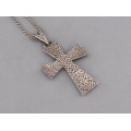 Colier religios accesorizat cu o cruce statement din argint texturat și decorat cu email verde | Italia cca. 1950 - 1960