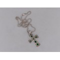 Colier religios accesorizat cu o cruce statement din argint texturat și decorat cu email verde | Italia cca. 1950 - 1960