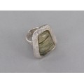 Inel statement din argint decorat cu un spectaculos anturaj de cuarț rutilat | rutil verde | Art Studio Jewelry