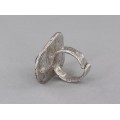 Inel statement din argint decorat cu un spectaculos anturaj de cuarț rutilat | rutil verde | Art Studio Jewelry
