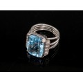 Inel cocktail Art Deco din aur alb 18K decorat cu topaz albastru natural 16.70 CT și diamante naturale 0.50 CT 