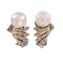 Cercei din aur alb 18k decorați cu diamante și perle naturale South Sea | Statele Unite cca.1960 - 1970