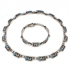 Set de bijuterii moderniste mexicane din argint 950 și turcoaze naturale | atelier Oscar Figuerao Escorcia | Taxco cca. 1970 -1980 Set de bijuterii moderniste mexicane din argint 950 și turcoaze naturale | atelier Oscar Figuerao Escorcia | Taxco cca. 1970 -1980