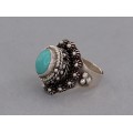 Inel mexican Poison Ring manufacturat în argint decorat cu turcoaz natural | Taxco cca. 1950