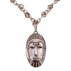 Colier statement mid-century din argint accesorizat cu pandant mască mortuară Etruscan Revival | Creazioni G A | cca. 1960 - 1970  Colier statement mid-century din argint accesorizat cu pandant mască mortuară Etruscan Revival | Creazioni G A | cca. 1960 - 1970