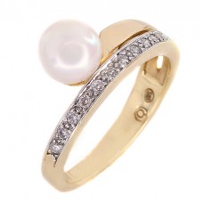 Inel din aur galben 14 k decorat cu o perlă naturală South Sea și diamante | cca. 1960 - 1970 Inel din aur galben 14 k decorat cu o perlă naturală South Sea și diamante | cca. 1960 - 1970