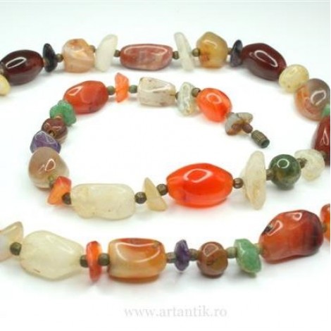 vechi colier cu pietre naturale : agate iraniene, carnelian, crisopraz, ametist, pustanite