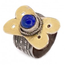 Vechi inel etnic turkmen din argint cu accente aurite & lapis lazuli natural | Afganistan | prima jumătate a secolului XX Vechi inel etnic turkmen din argint cu accente aurite & lapis lazuli natural | Afganistan | prima jumătate a secolului XX