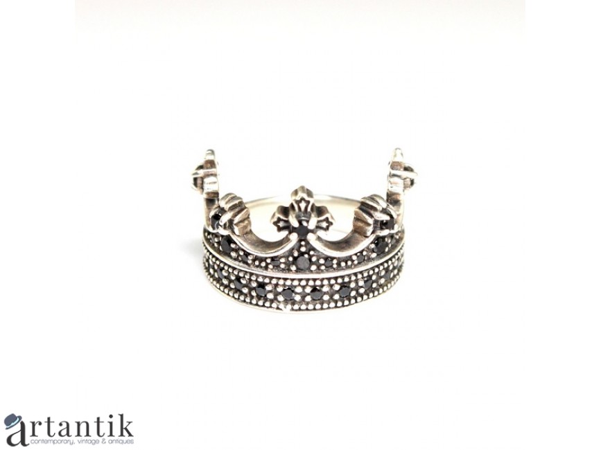 I agree to marking Moral elegant inel " Royal Crown " - argint incrustat cu anturaje de spinel I agree to marking Moral elegant inel " Royal Crown " - argint incrustat cu anturaje de spinel