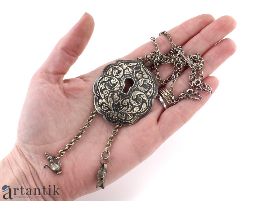 Pamphlet Capillaries Crete Vechi colier otoman accesorizat cu o inedită amuletă | manufactură în  argint | Turcia cca. 1900